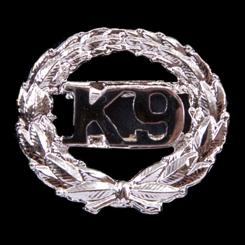 Small K9 in Wreath Lapel Pin